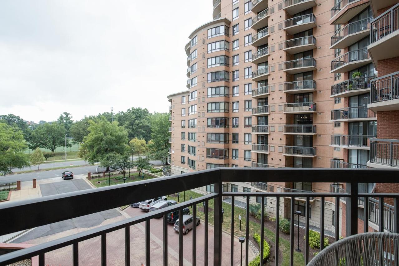 Modern & Charming Apt With Rooftop @Pentagon City Arlington Exteriér fotografie